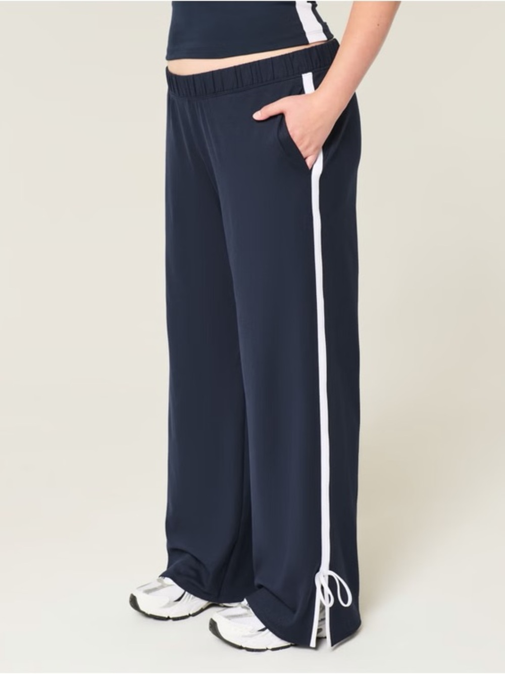 Gilly Hicks Active Recharge Wide-Leg Pants